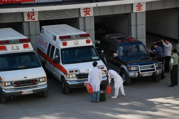 策勒县救护车转院